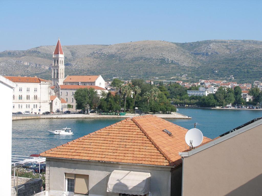 Apartments Madirazza Trogir Bagian luar foto