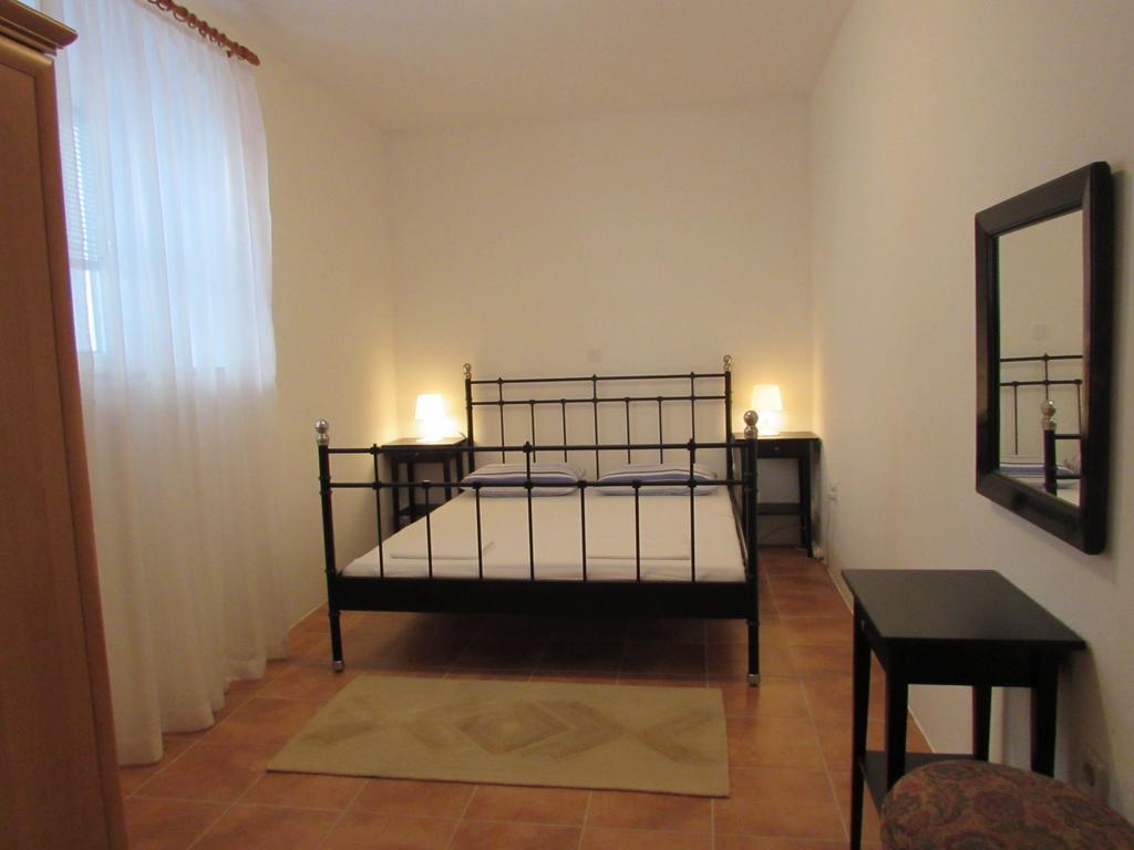 Apartments Madirazza Trogir Bagian luar foto